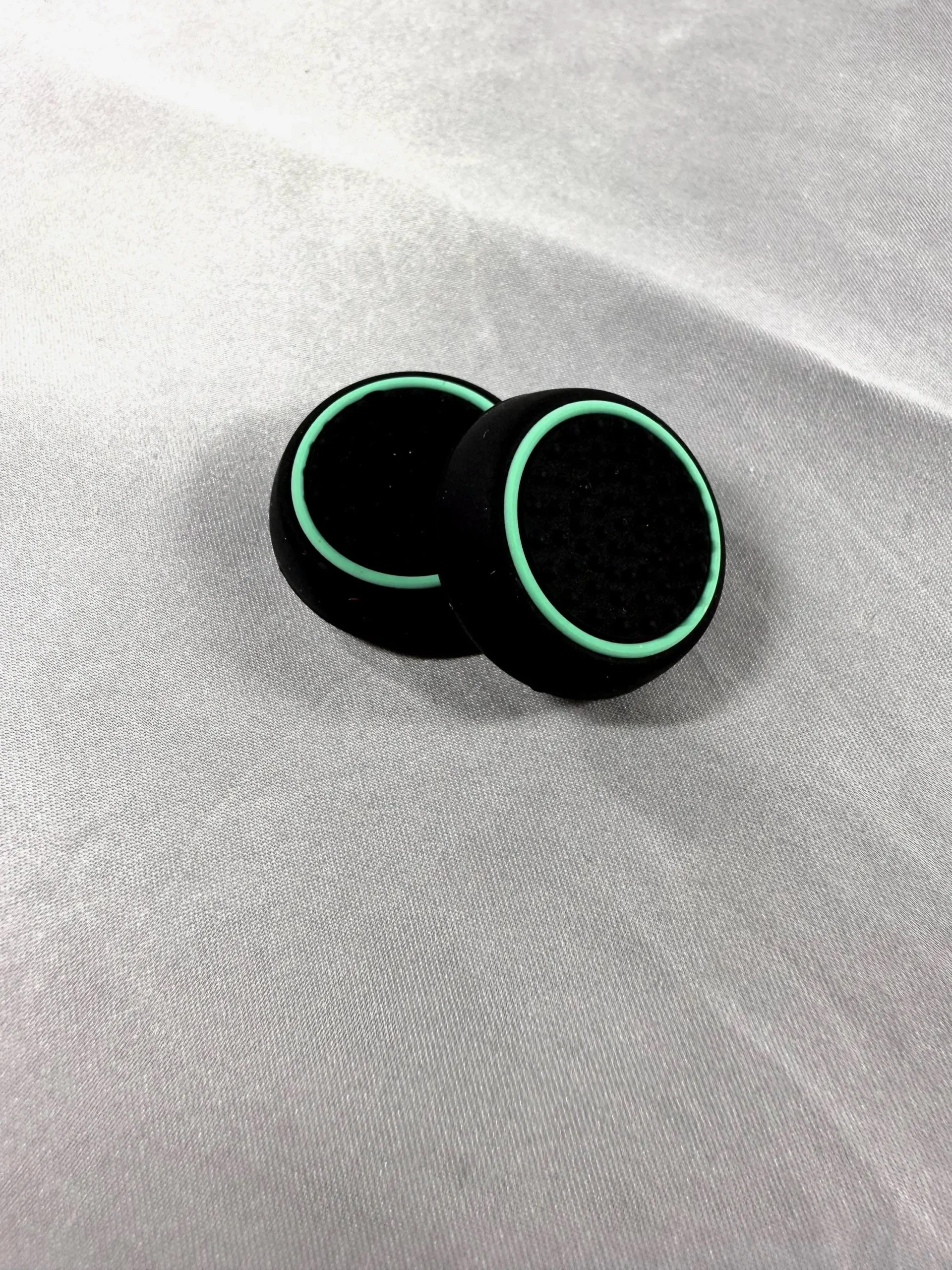 Black Gamer Grips with Mint Glow PS5 & Xbox