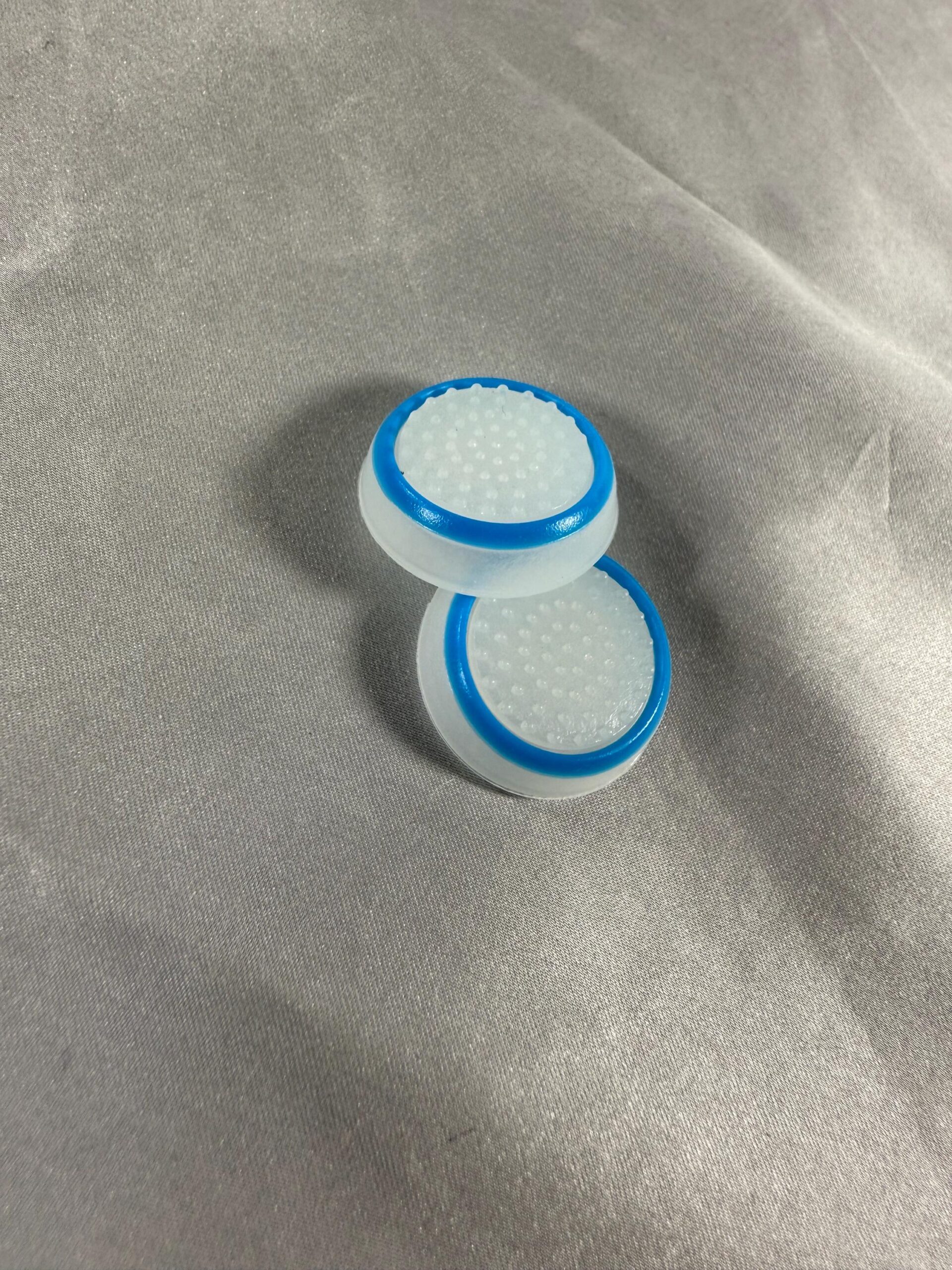 Blue/Red/Green/Black Glow Gamer Grips – PS5 & Xbox - Image 4