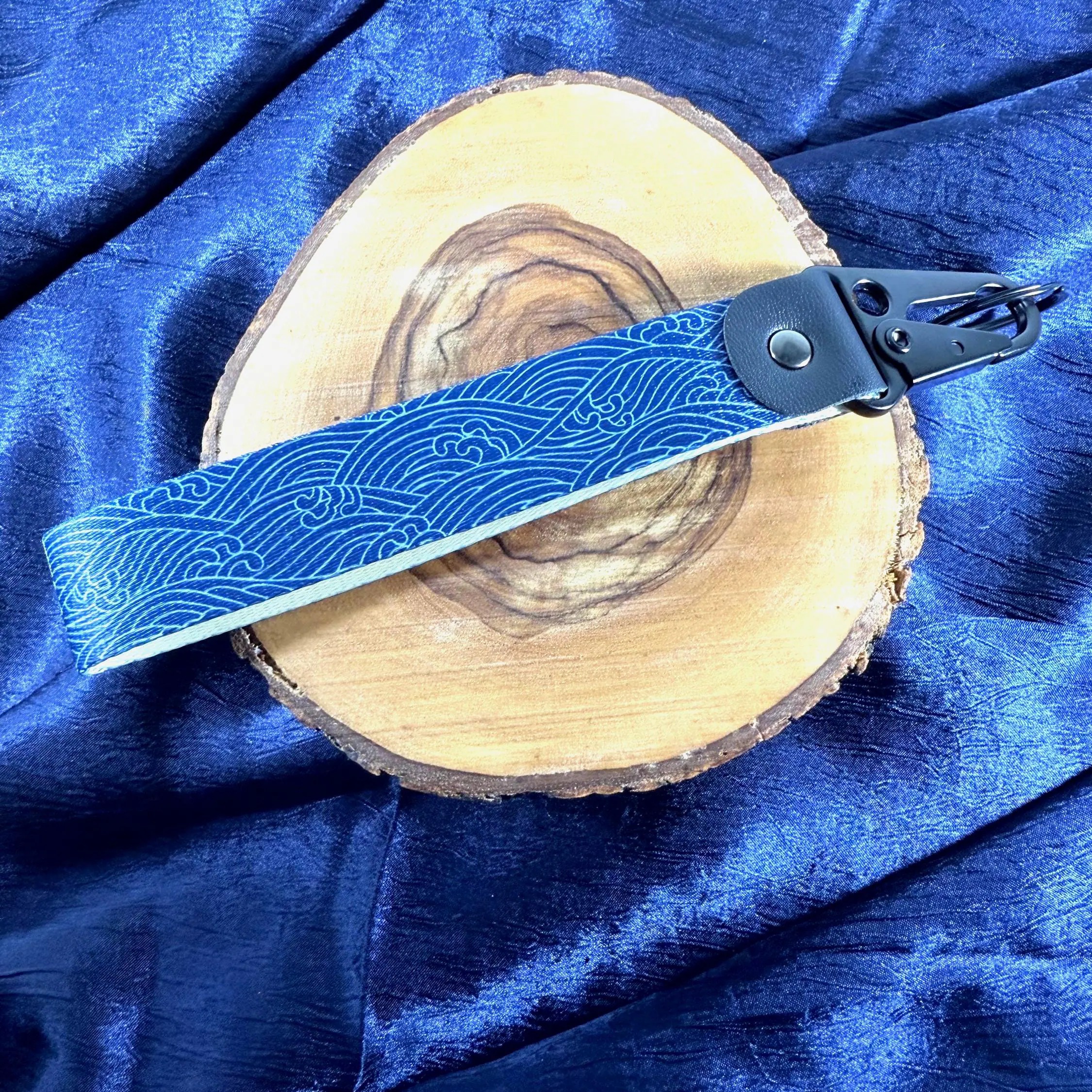 Wave Key Strap – Ocean Spirit Woven Fabric, Tactical Hardware - Image 2